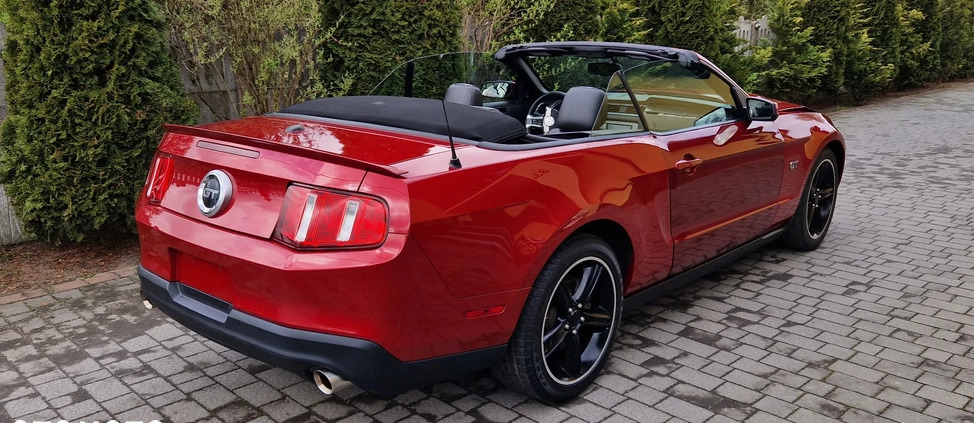 Ford Mustang cena 34500 przebieg: 100724, rok produkcji 2010 z Golina małe 56